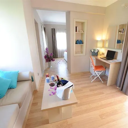 Mavi Turkbuku Hotel 3*
