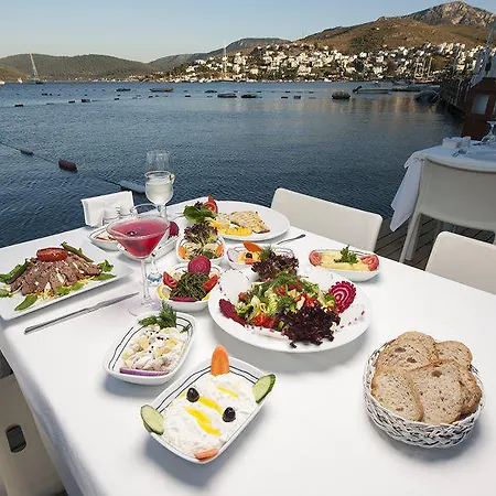 Mavi Turkbuku Hotel 4*